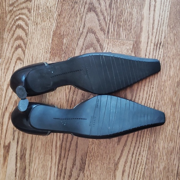 (10) Stuart Weitzman Low Kitten Heel Formal Made in Spain Office Buckle Accent - Picture 9 of 14